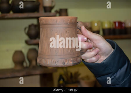 Les produits en argile, pichets tasses navires liquide, de la poterie Banque D'Images