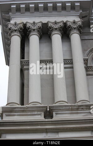 Chef-d'œuvre architectural historique, le palais de justice du comté de Tippecanoe, colonnes de Lafayette, Indiana, inscrit sur le Registre National des Endroits Historiques Banque D'Images