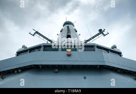 24 mars, 2109, Glasgow, Ecosse, Royaume-Uni. Le HMS Defender destroyer Type 45 amarrés à quai à Govan en visite à Glasgow, Écosse, Royaume-Uni Banque D'Images