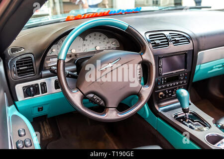 Samara, Russie - le 23 mars 2019 : design intérieur de Ford Thunderbird voiture classique. Ford Thunderbird est une automobile fabriquée par Ford du Com Banque D'Images