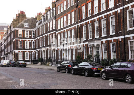 Townhouses sur Queen Anne's Gate à Westminster, Londres Angleterre Royaume-Uni UK Banque D'Images