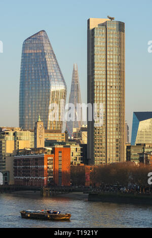 Un Blackfriars, le Shard et gratte-ciel tour de South Bank, Londres Angleterre Royaume-Uni UK Banque D'Images