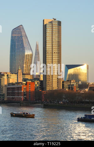 Un Blackfriars, le Shard et gratte-ciel tour de South Bank, Londres Angleterre Royaume-Uni UK Banque D'Images