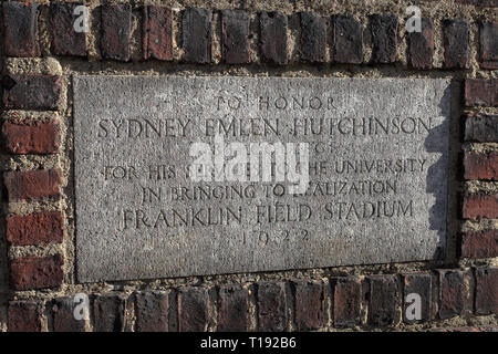 Philadelphia, PA / USA - 18 octobre 2018 : Franklin Field Stadium pierre angulaire marqueur pour l'Université de Pennsylvanie Banque D'Images