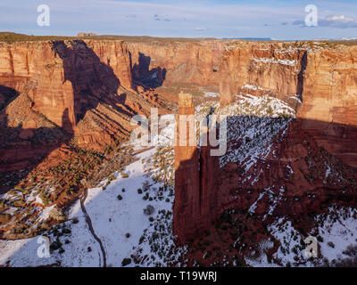 Vue de Spider Rock Rock Spider surplombent, National Monumnet Canyon de Chelly, Arizona. Le seul monument national administré des autochtones américains. Banque D'Images