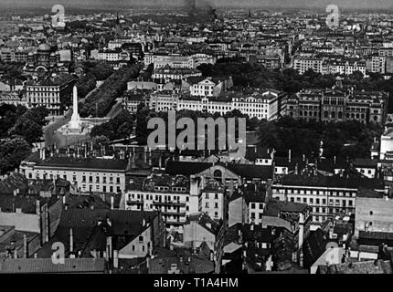 Géographie / historique de voyage, la Lettonie, les villes et les collectivités, Riga, sommaire, du monument de la liberté et de l'université, fin des années 1930, à Additional-Rights Clearance-Info-Not-Available Banque D'Images