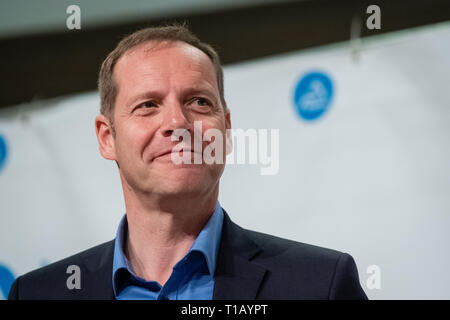 Lyon, France. 25 mars, 2019. Christian PRUDHOMME Directeur du Tour de France Crédit : FRANCK CHAPOLARD/Alamy Live News Banque D'Images