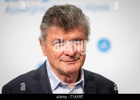 Lyon, France. 25 mars, 2019. Bernard Thévenet grand champion cycliste, vainqueur du Tour de France en 1975 et 1977 Crédit : FRANCK CHAPOLARD/Alamy Live News Banque D'Images