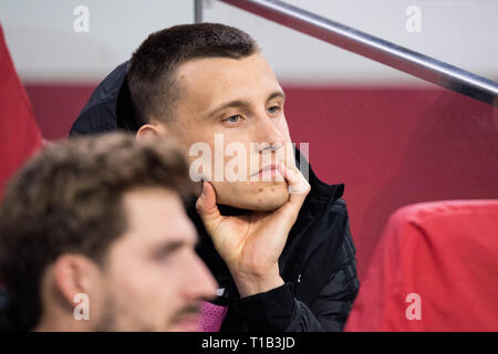 Maximilian EGGESTEIN (GER) est assis sur le banc en tant qu'un joueur de réserve, assis, frustré, frustré, frustratedet, déçu, déçu, déçu, déçu, triste, buste, expressions faciales, substituer, réserver, substituer, légende du football, championnat d'Europe, qualification groupe C, Pays-Bas (NED) - Allemagne (GER) 2 : 3, le 24.03.2019 à la Johan Cruyff Arena à Amsterdam / Pays-Bas. # #  DFB / Ligue règlement interdit toute utilisation de photographies comme des séquences d'images et / ou quasi-vidéo # #  € | dans le monde d'utilisation Banque D'Images