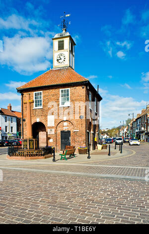 On Tees Yarm Yarm, mairie, rue principale, Division nord Yorkshire, Angleterre Banque D'Images