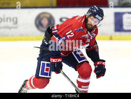 LINKÖPING 20180203 Linköpings n°12 Sebastian Karlsson sous matchen i SHL mellan Linköpings HC-HV71 Saab j'arena. Foto Jeppe Gustafsson Banque D'Images