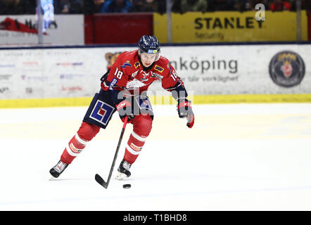 Linköpings LINKÖPING 20180203 nr 18 Jakob Lilja sous matchen i SHL mellan Linköpings HC-HV71 Saab j'arena. Foto Jeppe Gustafsson Banque D'Images