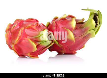 Ensemble de deux fruits du dragon isolé sur fond blanc Banque D'Images