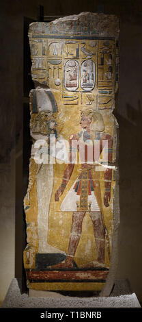 Berlin. L'Allemagne. Peint égyptien ancien fragment d'un pilier représentant le roi Seti I en face du dieu Osiris. Période Nouvel Empire, 19e dynastie, ca. Banque D'Images