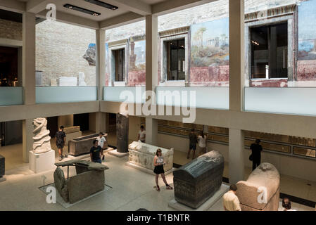 Berlin. L'Allemagne. Le Neues Museum (nouveau musée), l'île aux musées, la cour égyptienne. Le Neues Museum expose les collections de la Muse égyptien Banque D'Images