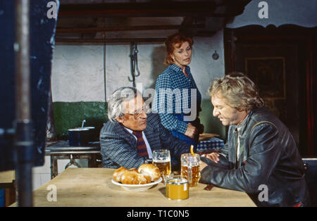 Kir Royal, Fernsehserie, Deutschland 1986, Regie : Helmut Dietl, 'Königliche Hoheit Folge', acteurs : Dieter Hildebrandt, Senta Berger, Franz Xaver Kroetz Banque D'Images