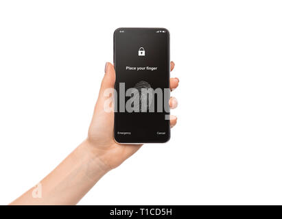 Hand holding mobile phone avec demande d'empreintes digitales à balayage Banque D'Images