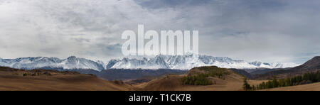Image panoramique haute résolution de la montagne, l'Altaï en Russie Banque D'Images