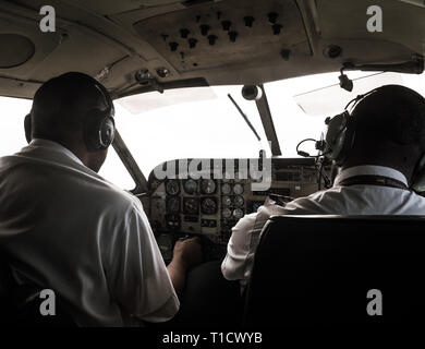 Pour les pilotes d'Air France Air, gouverneurs Harbor Airport, Eleuthera, aux Bahamas, dans les Caraïbes. Banque D'Images