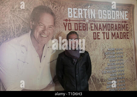 Pitingo vu à la photocall avant le concert. Bertín Osborne au Teatro Calderón présente son nouvel album 'Yo debí de enamoarme tu madre" à Madrid. Banque D'Images