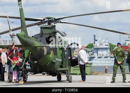 HKP 15 version Suédoise d'AgustaWestland AW109 pendant Marinens Dag (Journée de la Marine) à Karlskrona Karlskrona (örlogsbas naval base) dans la liste du patrimoine mondial de Banque D'Images