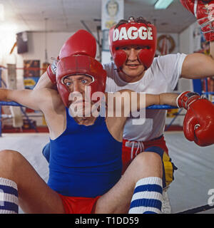 Nonstop nonsens, Comedyserie, Deutschland 1975 - 1980, Regie : Heinz Liesendahl, Folge : 'Didi dans Gangsterkreisen', acteurs : Dieter Hallervorden Boxer, Eckhard Degge Banque D'Images