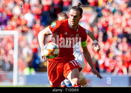 Gareth Bale de galles en action contre la Slovaquie. Pays de Galles v Slovaquie UEFA Euro 2020 Qualificatif au Cardiff City Stadium, Banque D'Images