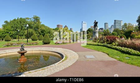 L'été dans le Jardin Public de Boston. Parc et sur les toits de la ville dans la vue panoramique Banque D'Images