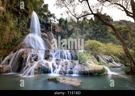 Dai Yem cascade. C'est une belle cascade à Moc Chau, province de Son La, Vietnam Banque D'Images