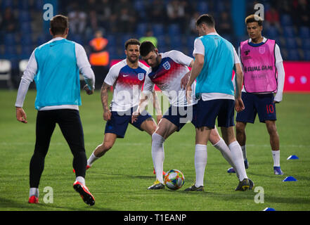 Podgorica, Monténégro. Mar 25, 2019. Les joueurs de l'Angleterre warm up Crédit : Nikola Krstic/Alamy Live News Banque D'Images