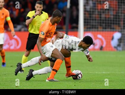 Football : UEFA EURO 2020 - Groupe C  : Pays-Bas 2-3 L'Allemagne à la Johan Cruijff Arena le 24 mars 2019 à Amsterdam, Pays-Bas. Denzel Dumfries : Soenar Chamid Crédit/SCS/AFLO/Alamy Live News Banque D'Images