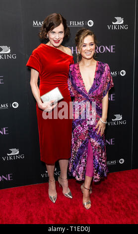 New York, États-Unis. Mar 25, 2019. New York, NY - 25 mars 2019 : Elizabeth McGovern, Haley Lu Richardson assister à New York première de l'Escorte hébergé par PBS et chef-Films au Musée d'Art Moderne Crédit : lev radin/Alamy Live News Banque D'Images