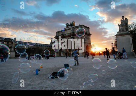 Paris. Mar 25, 2019. Photo prise le 25 mars 2019 montre la place du Carrousel à Paris, France. Credit : Zhang Cheng/Xinhua/Alamy Live News Banque D'Images
