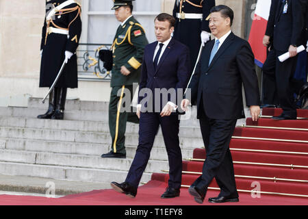 Paris, France. Mar 25, 2019. Le président français, Emmanuel Macron accueille le président chinois Xi Jinping à l'Elysée, Paris, France. Credit : Bernard Menigault/Alamy Live News Banque D'Images