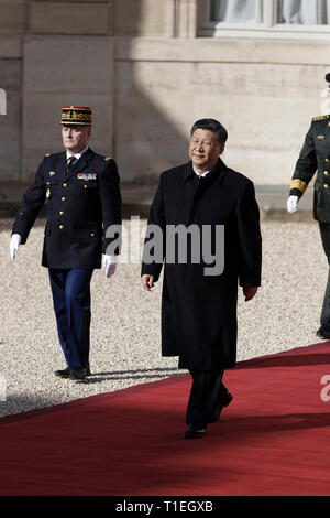 Paris, France. Mar 25, 2019. Le président français, Emmanuel Macron accueille le président chinois Xi Jinping à l'Elysée, Paris, France. Credit : Bernard Menigault/Alamy Live News Banque D'Images