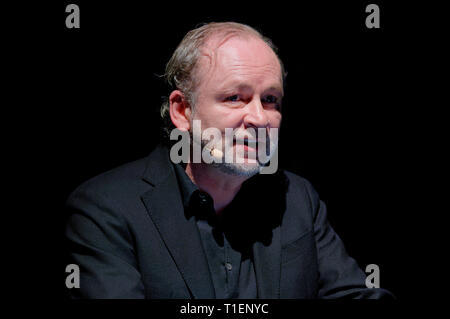 26 mars 2019, en Rhénanie du Nord-Westphalie, Köln : l'auteur Ferdinand von Schirach va lire à partir de son livre 'Coffee and Cigarettes' au Festival de littérature allumé. Cologne. Photo : afp/Henning Kaiser Banque D'Images