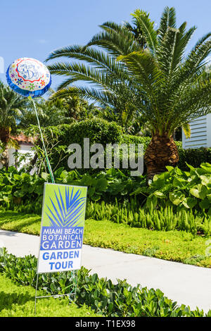 Miami Beach Florida, visite des jardins botaniques, maison privée, Venetian Causeway, East DiLido Drive, panneau, entrée, entrée, allée, ballon, feuillage, FL090314038 Banque D'Images