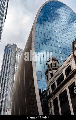 Les styles contrastés : le Heron Tower, 'Peut de Cham' et architecture plus classique de Bevis Marks dans la ville. Banque D'Images