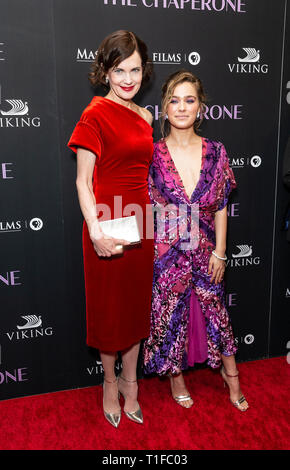 New York, États-Unis. Mar 25, 2019. Elizabeth McGovern, Haley Lu Richardson assister à New York première de l'Escorte hébergé par PBS et chef-Films au Musée d'Art Moderne Crédit : Lev Radin/Pacific Press/Alamy Live News Banque D'Images