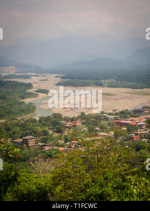 Villa Tunari, paysage en Bolivie. Forêt tropicale. Rivière et forêt Banque D'Images