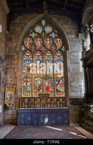 SHEFFIELD, ANGLETERRE - 7 mai 2009 : l'intérieur de la famille Shrewsbury Chapelle dans la Cathédrale de Sheffield. Vitrail. Sheffield. L'Angleterre Banque D'Images