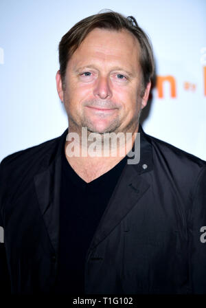 Tom Binns participant à la mangés par les Lions Premiere tenue à l'Hôtel Palais de Londres. Banque D'Images