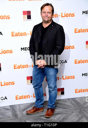 Tom Binns participant à la mangés par les Lions Premiere tenue à l'Hôtel Palais de Londres. Banque D'Images