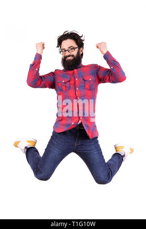 Homme barbu saut victoire exulte, work, image isolé sur fond blanc Banque D'Images