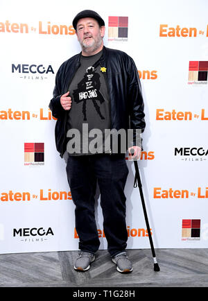 Johnny Vegas participant à la mangés par les Lions Premiere tenue à l'Hôtel Palais de Londres. Banque D'Images