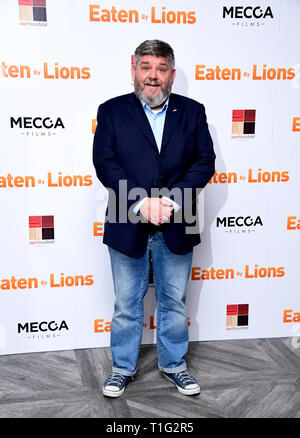 Andre Vincent participant à la mangés par les Lions Premiere tenue à l'Hôtel Palais de Londres. Banque D'Images