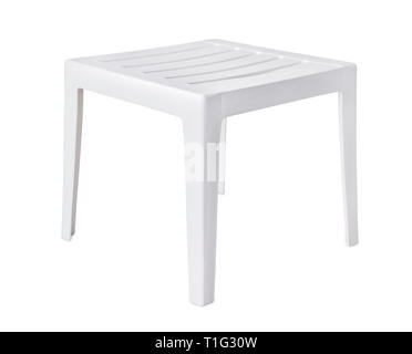 Table en plastique blanc côté patio isolated on white Banque D'Images