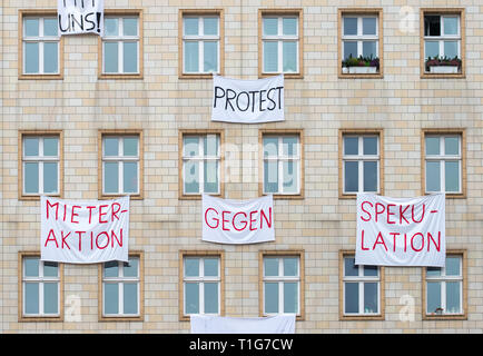 05.12.2018, Berlin, Berlin, Allemagne - locataire protester contre la vente de votre appartement à Deutsche Wohnen dans la Karl-Marx-Allee. 0CE181205D009CAROEX.JP Banque D'Images