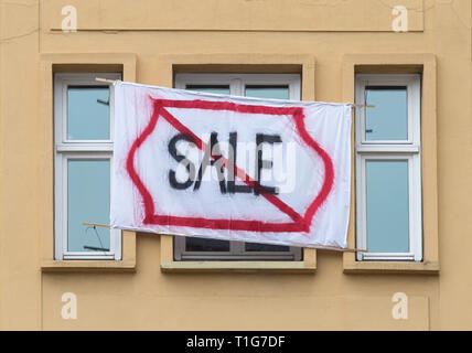 05.12.2018, Berlin, Berlin, Allemagne - locataire protester contre la vente de votre appartement à Deutsche Wohnen dans la Karl-Marx-Allee. 0CE181205D010CAROEX.JP Banque D'Images