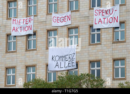 05.12.2018, Berlin, Berlin, Allemagne - locataire protester contre la vente de votre appartement à Deutsche Wohnen dans la Karl-Marx-Allee. 0CE181205D012CAROEX.JP Banque D'Images